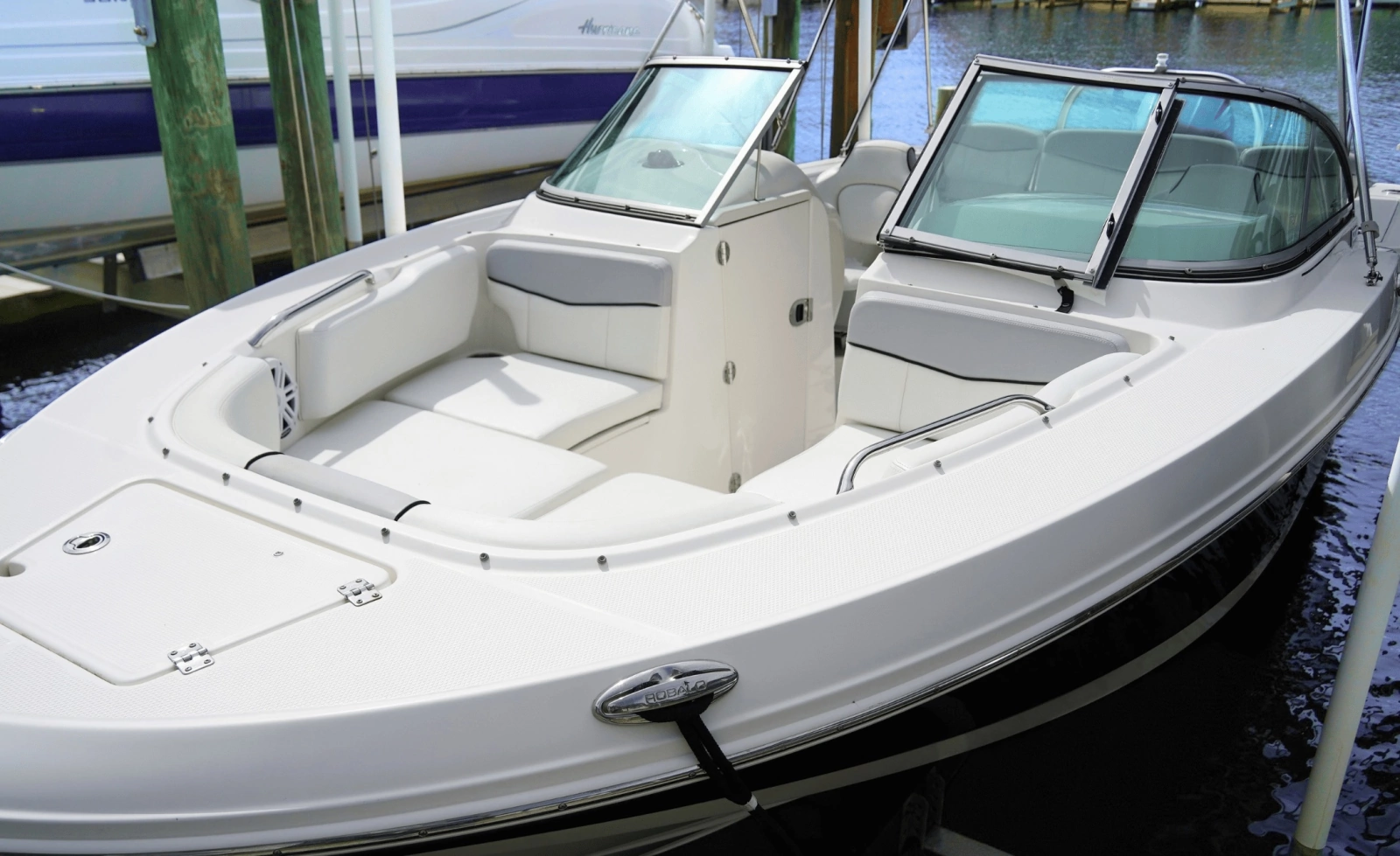 2016 Robalo R207