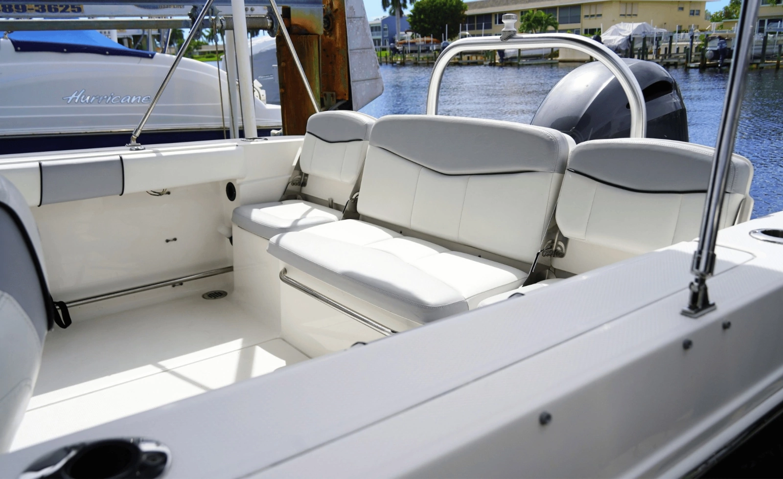 2016 Robalo R207
