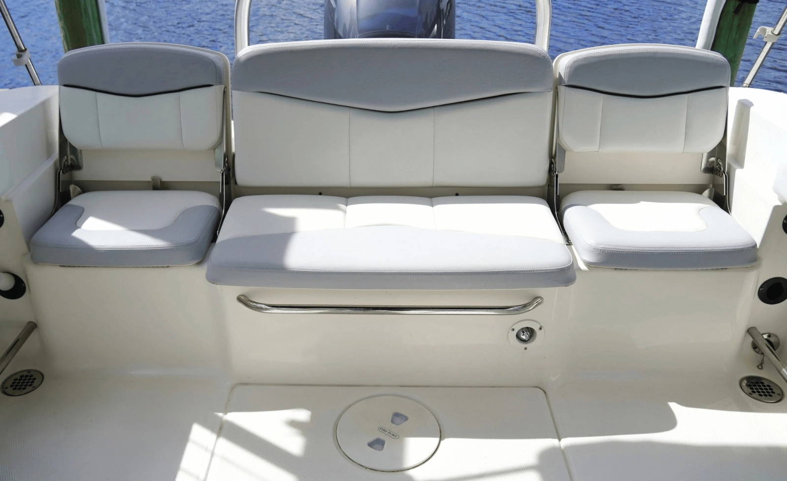 2016 Robalo R207