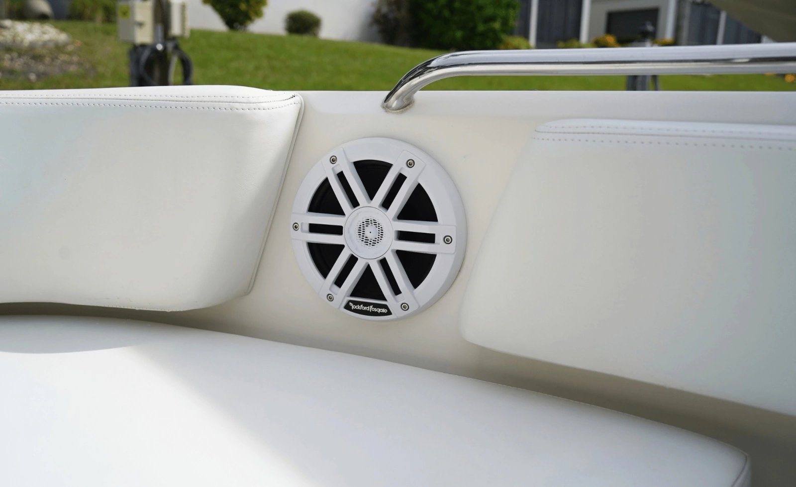 2016 Robalo R207