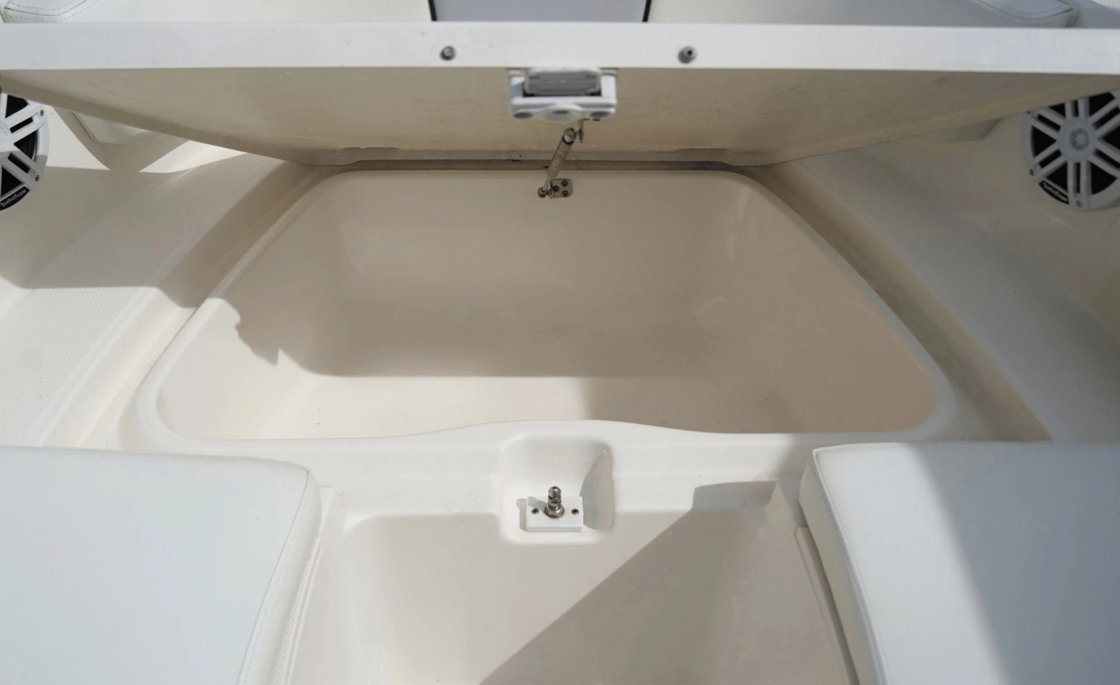 2016 Robalo R207