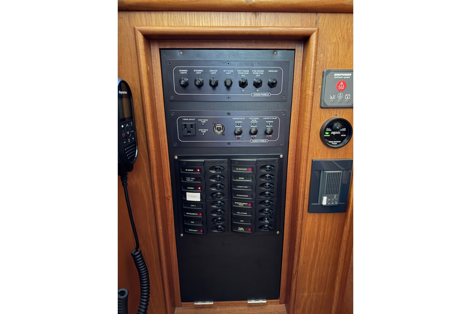 2003 Grand Banks 54