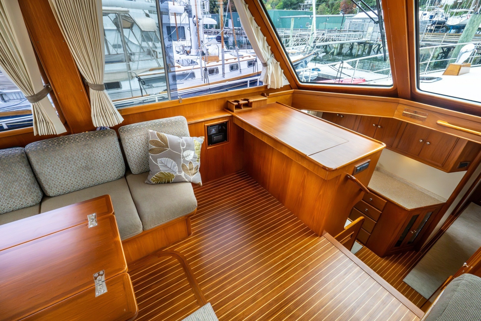 2003 Grand Banks 54