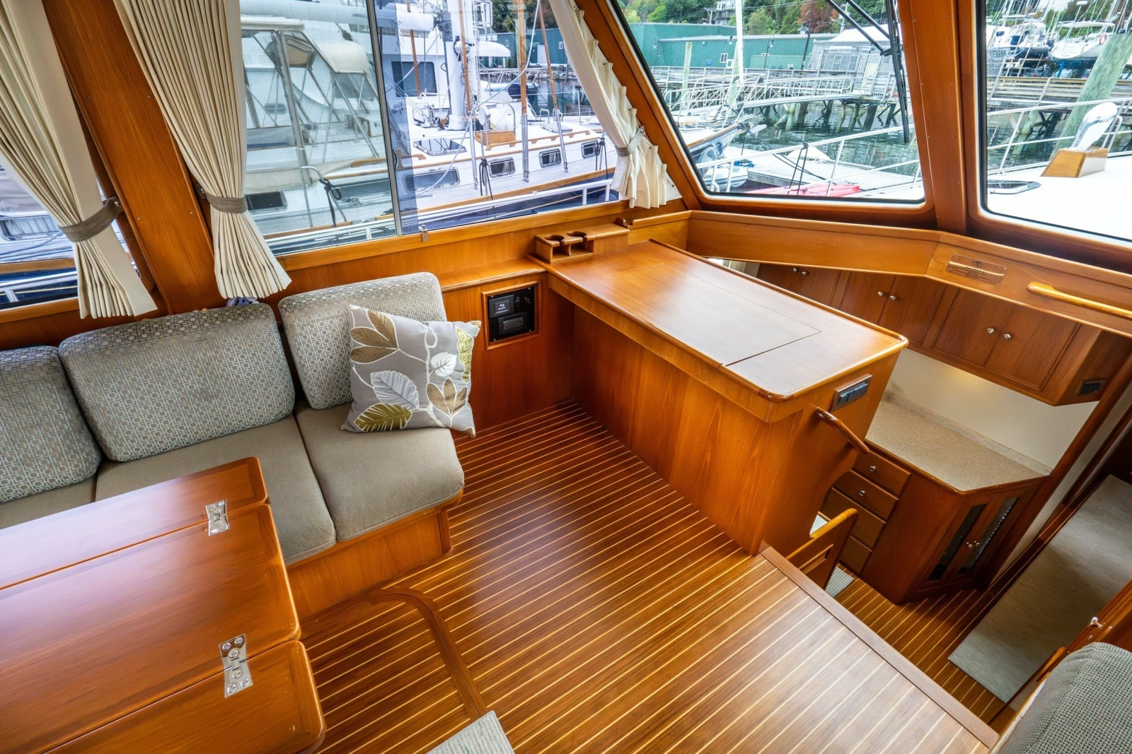2003 Grand Banks 54