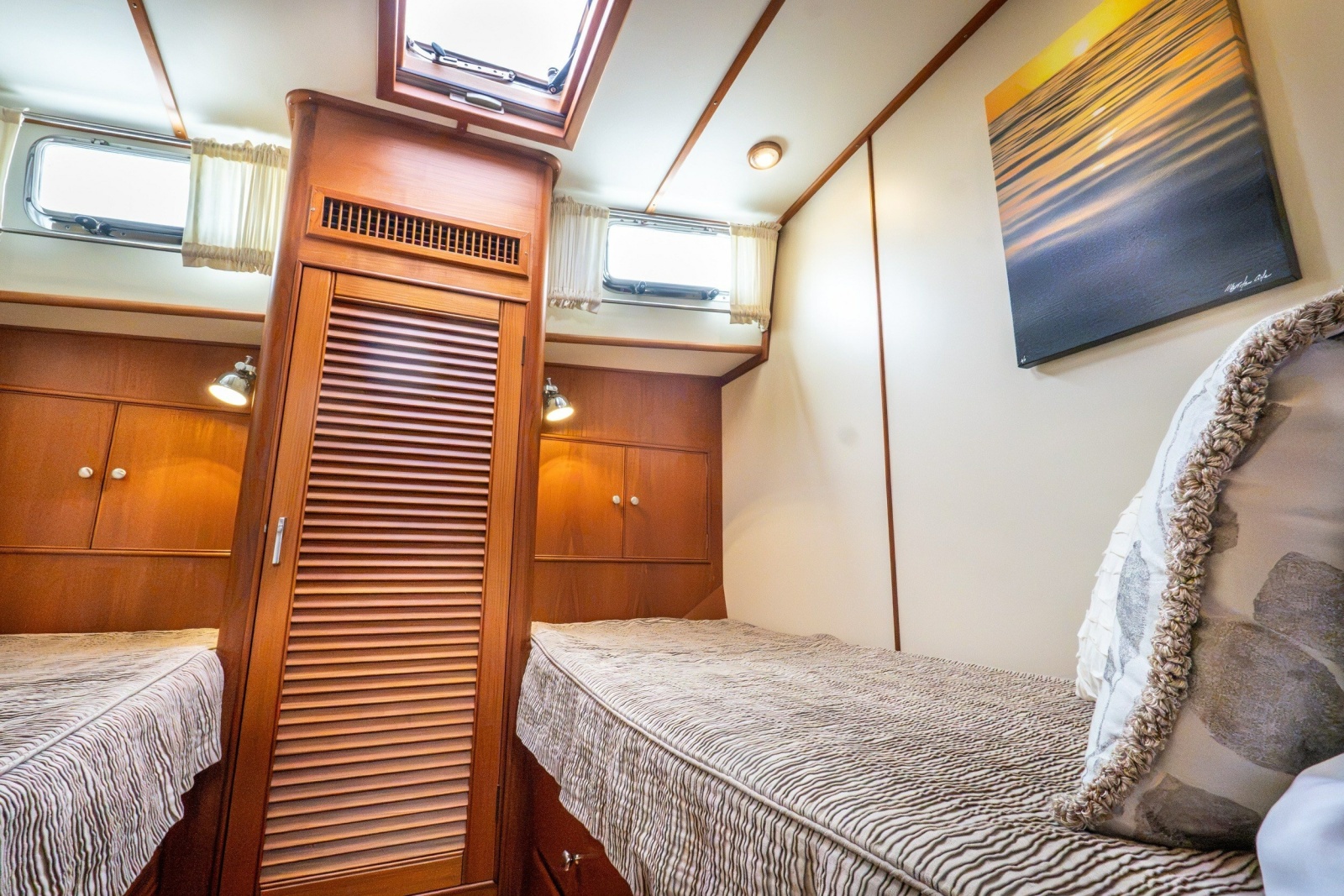 2003 Grand Banks 54