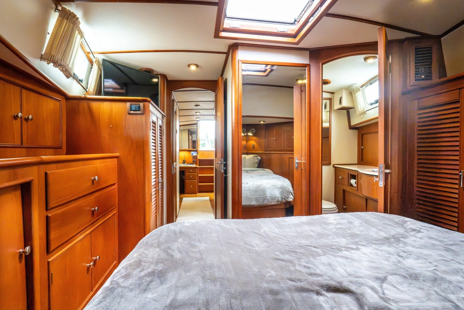 2003 Grand Banks 54