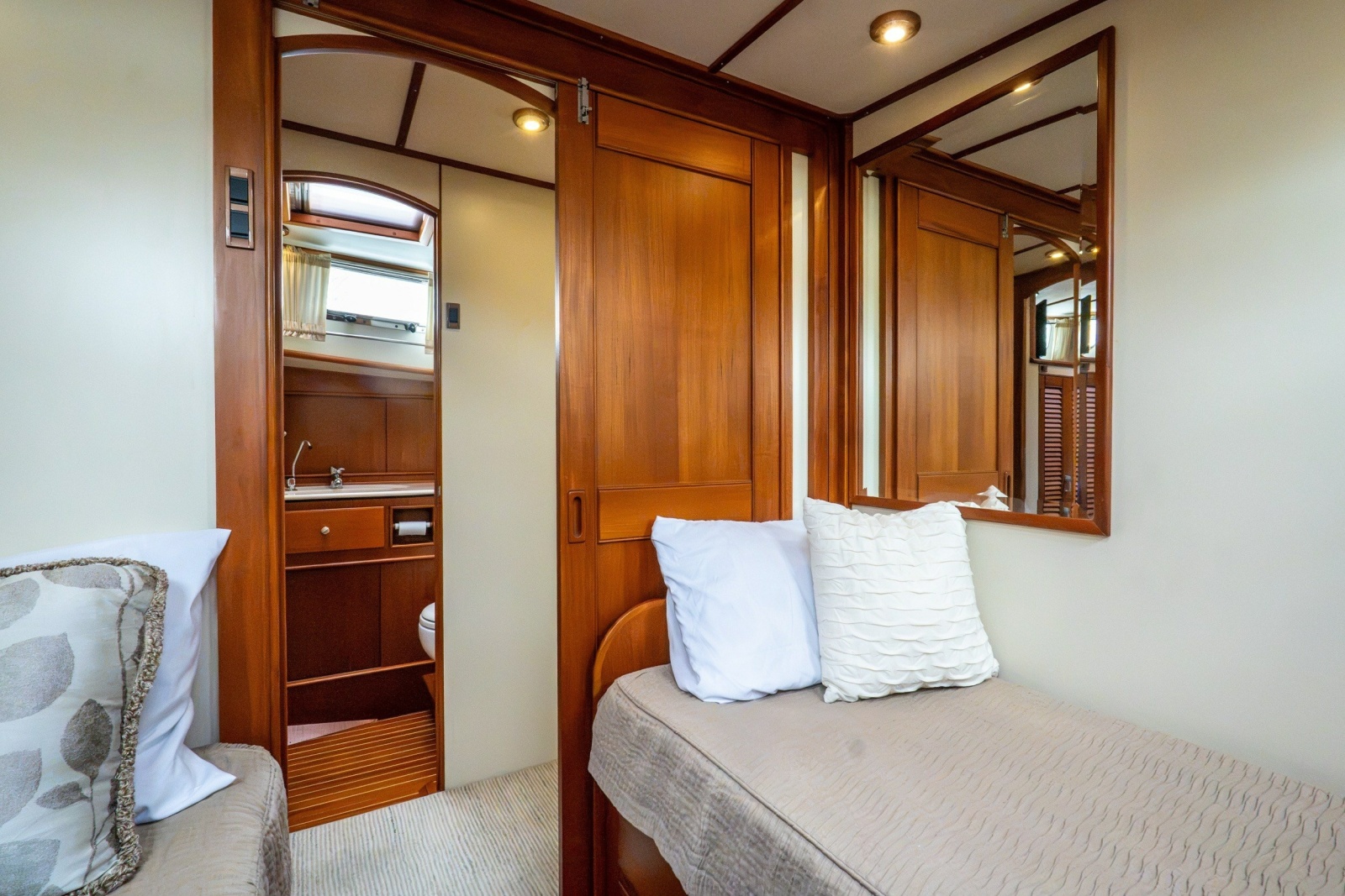 2003 Grand Banks 54