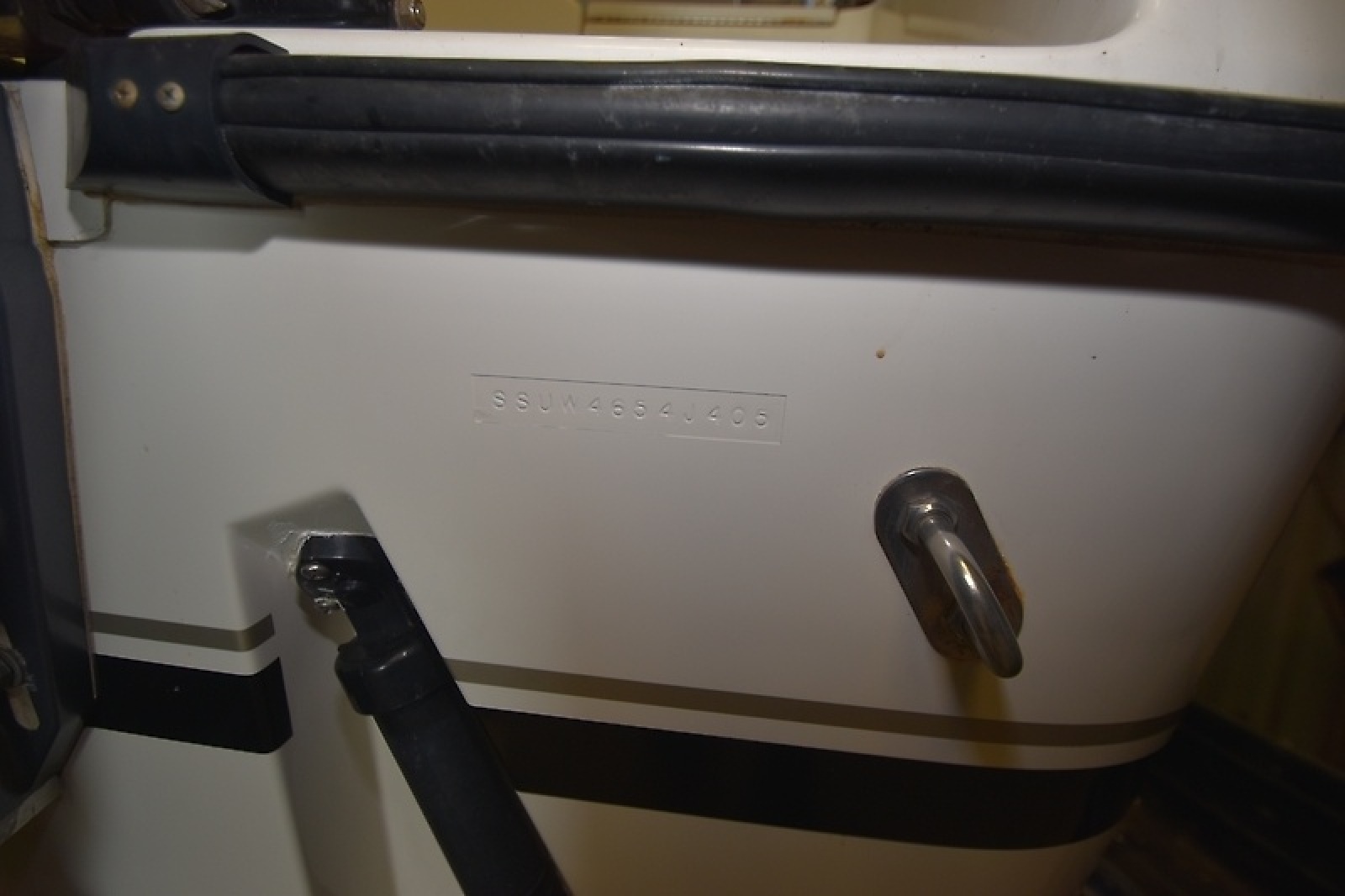 2005 Pursuit 2470 Walkaround — 0005933412