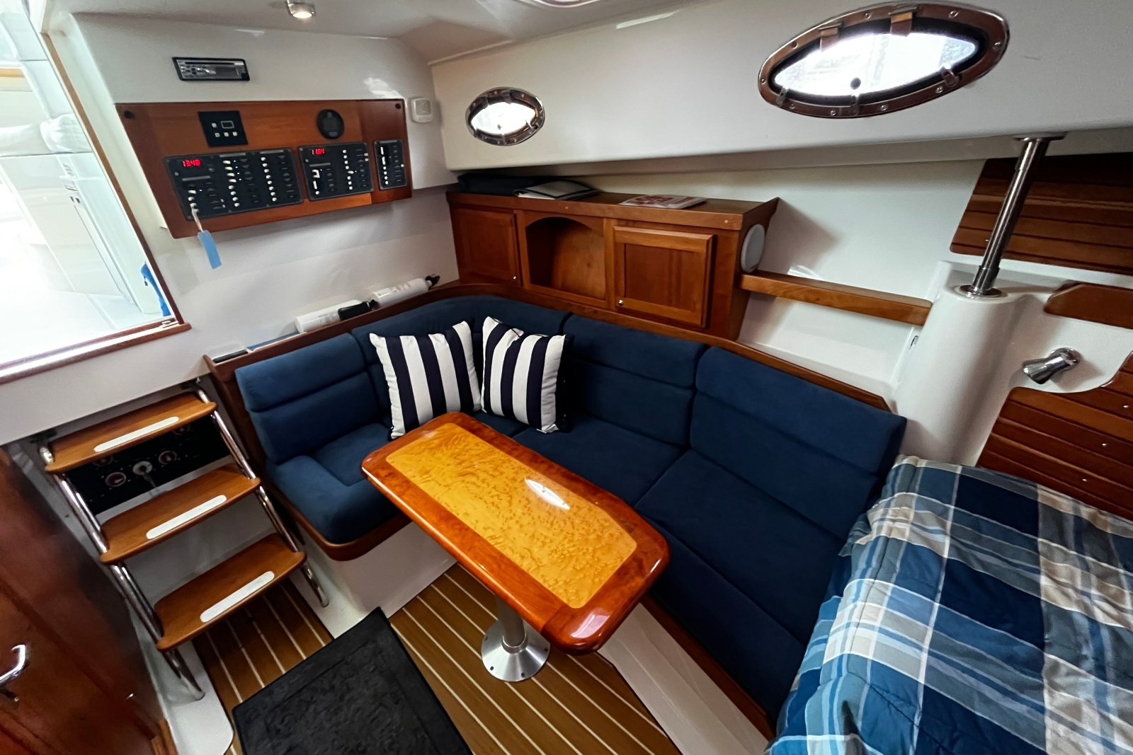2009 Back Cove 33