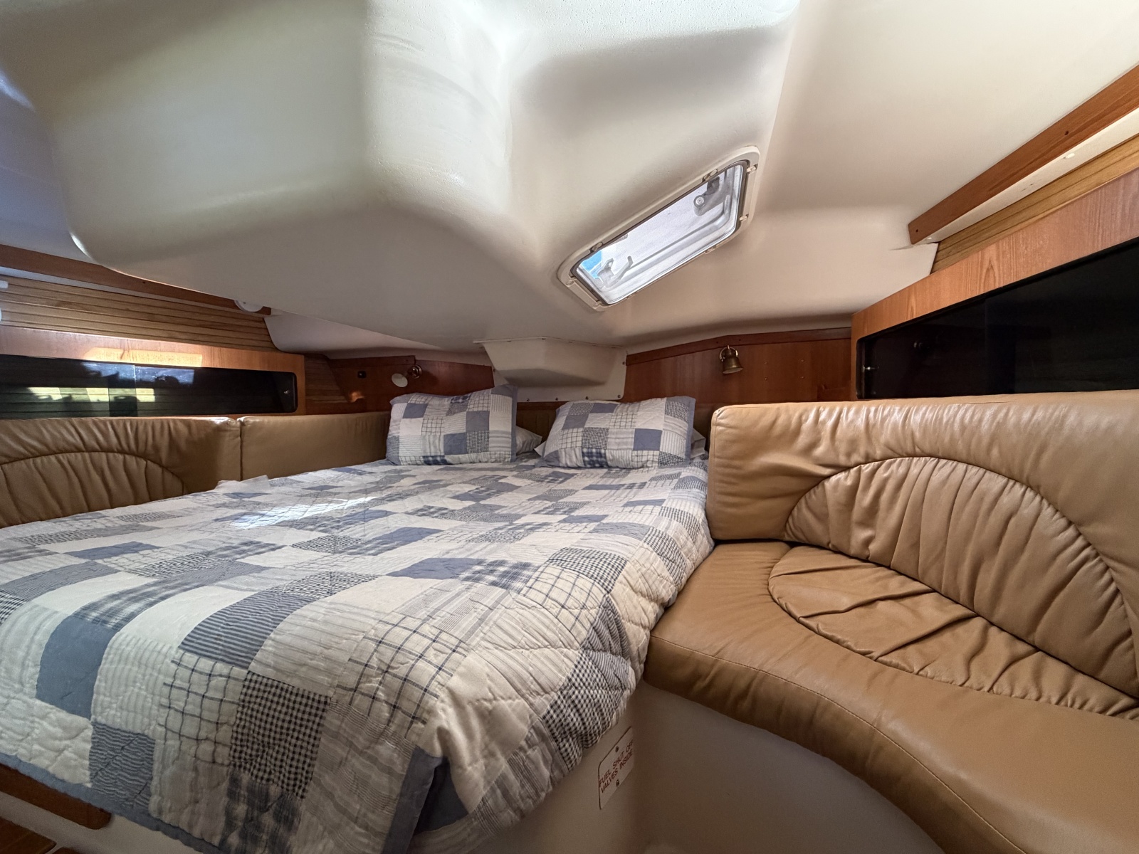 2001 Catalina 380
