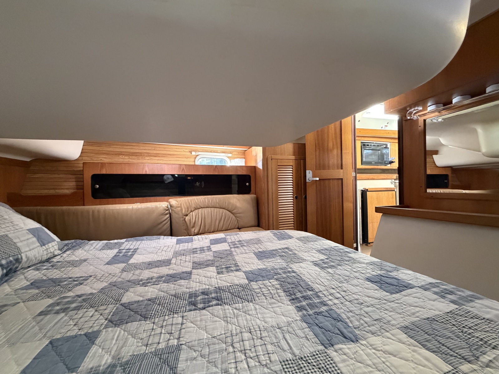 2001 Catalina 380