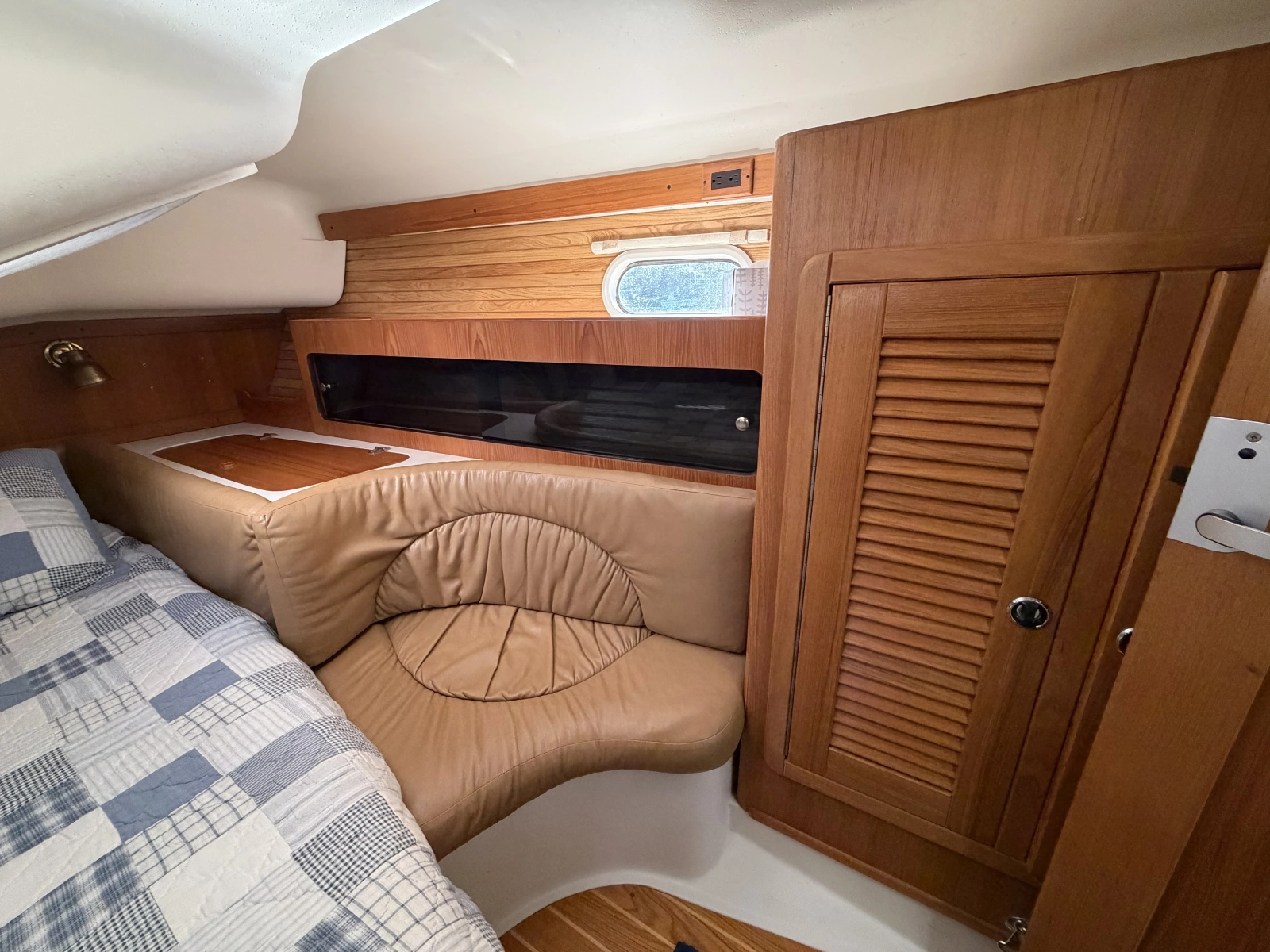 2001 Catalina 380