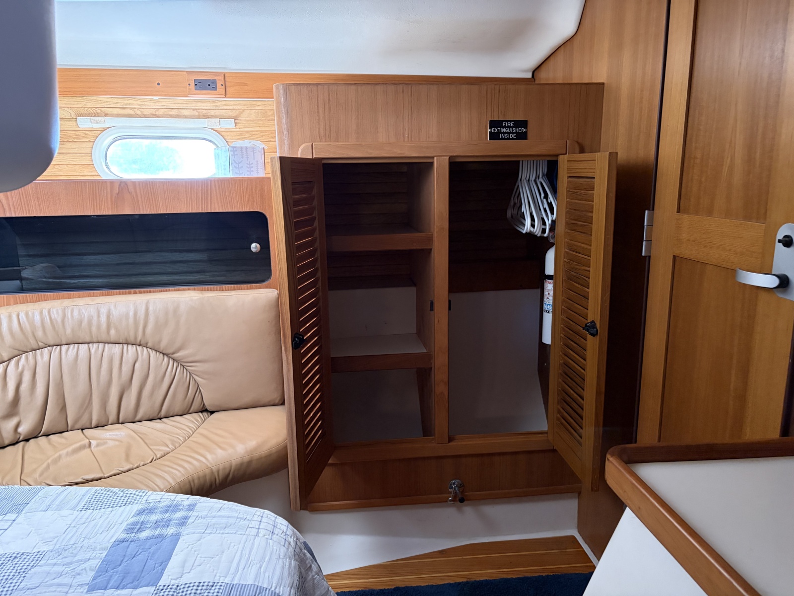 2001 Catalina 380