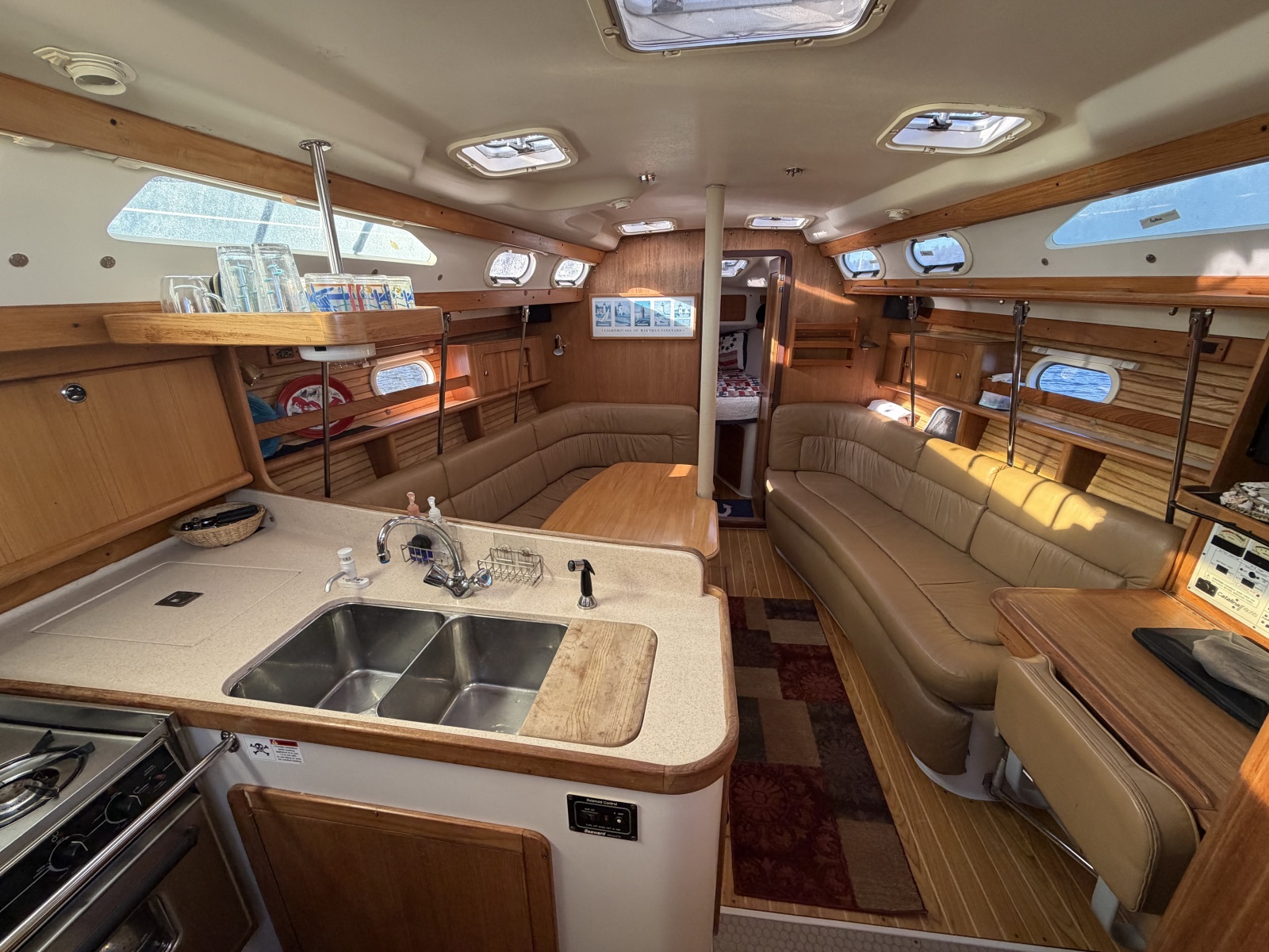 2001 Catalina 380