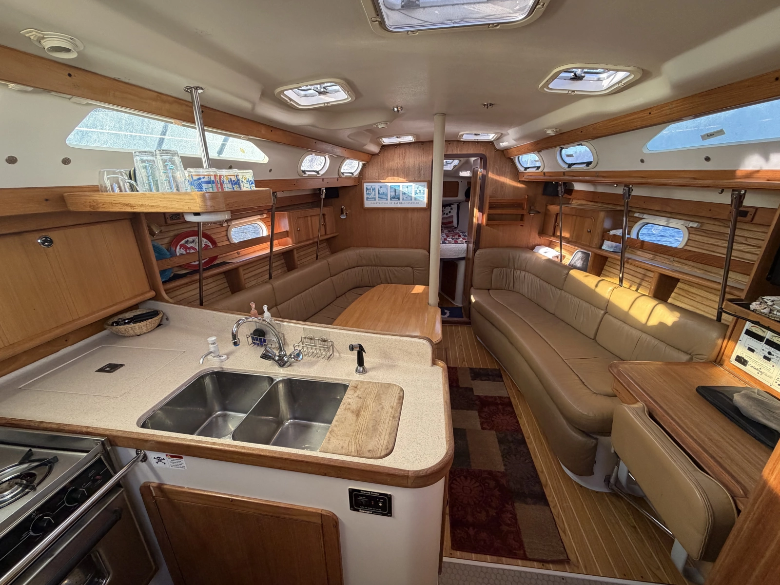 2001 Catalina 380