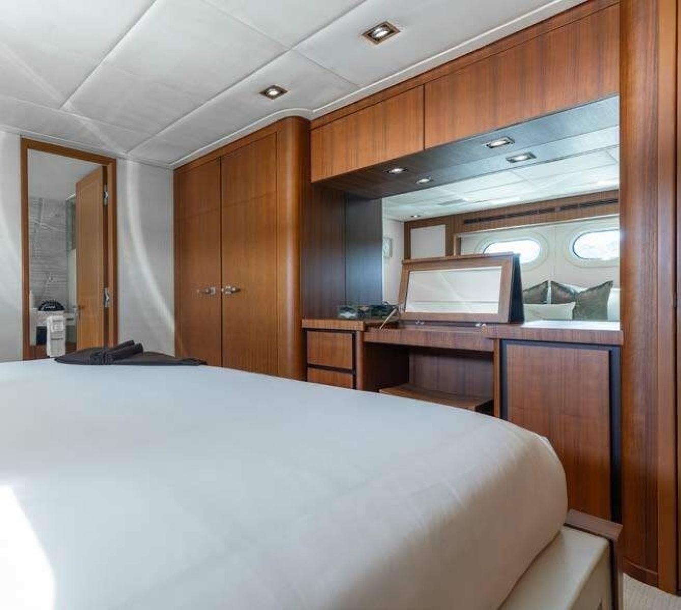 Guest Cabin Queen