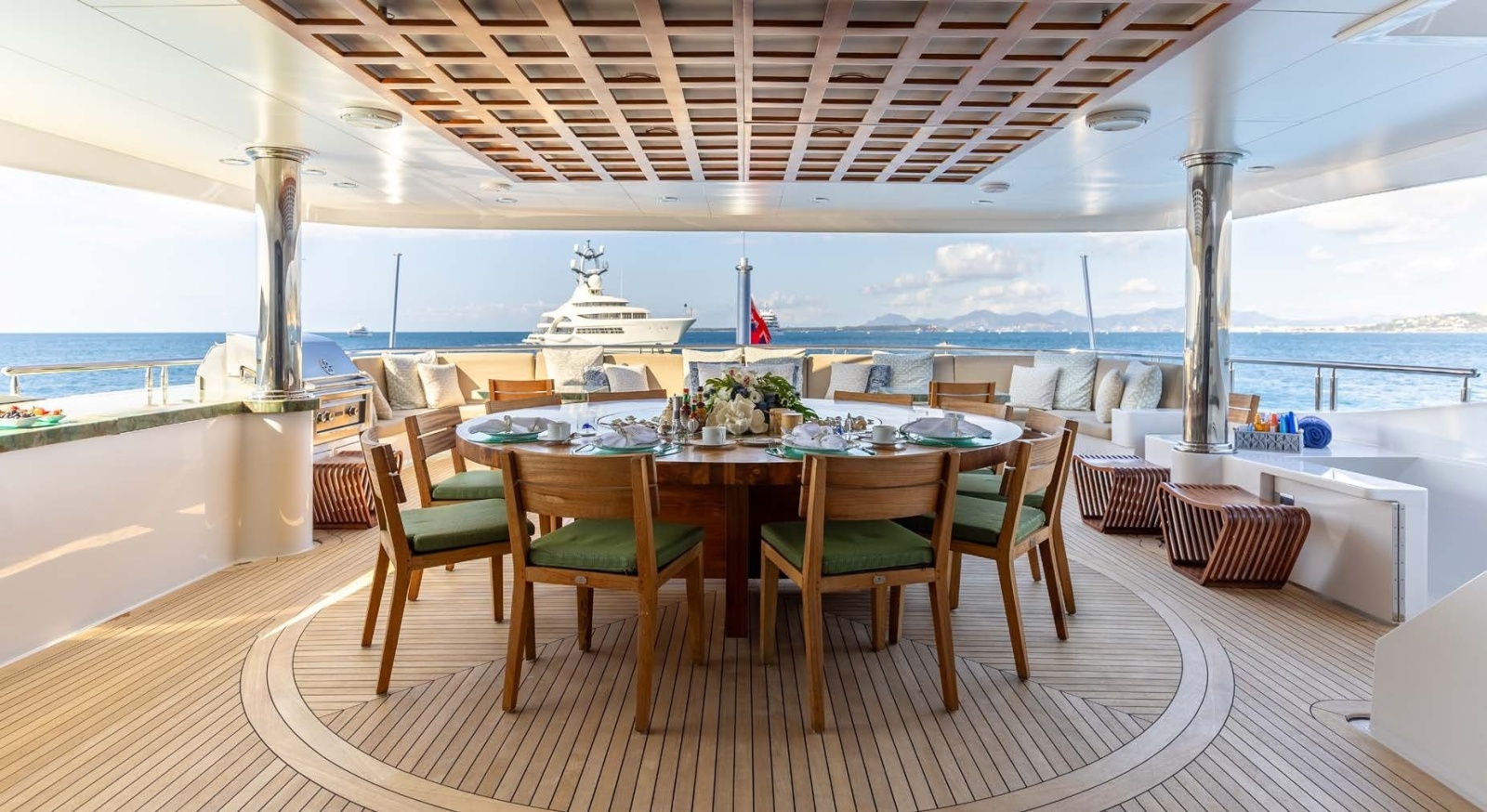Upper Deck Dining