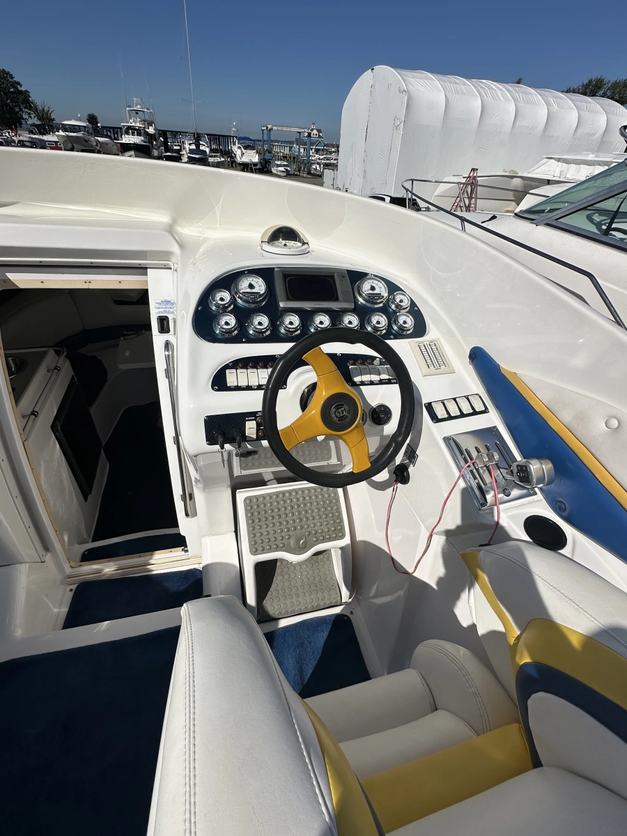 Maori III 33ft Donzi Yacht For Sale