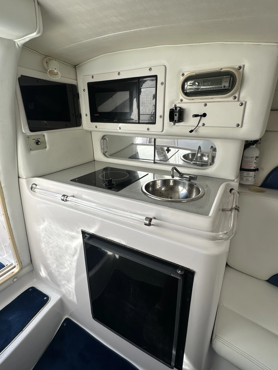Maori III 33ft Donzi Yacht For Sale