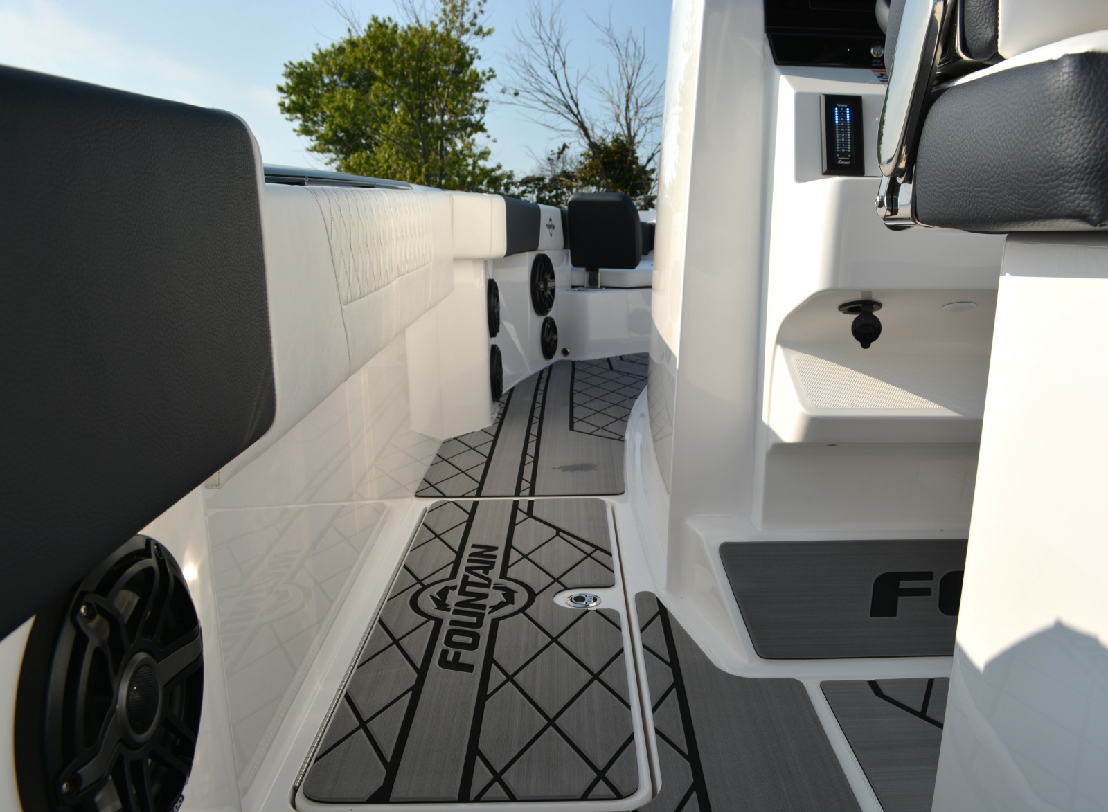 2025 Fountain 32 NX