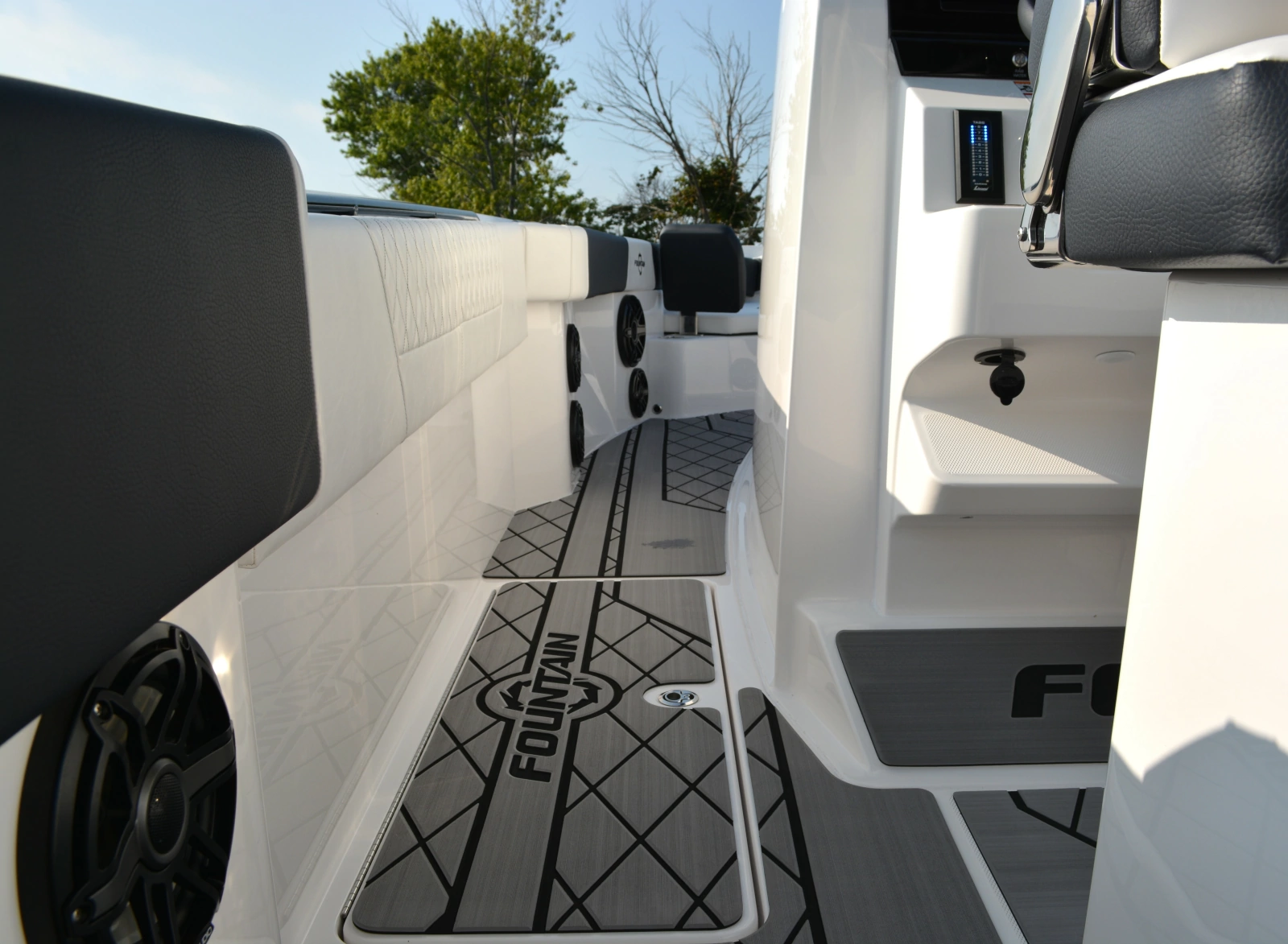 2025 Fountain 32 NX