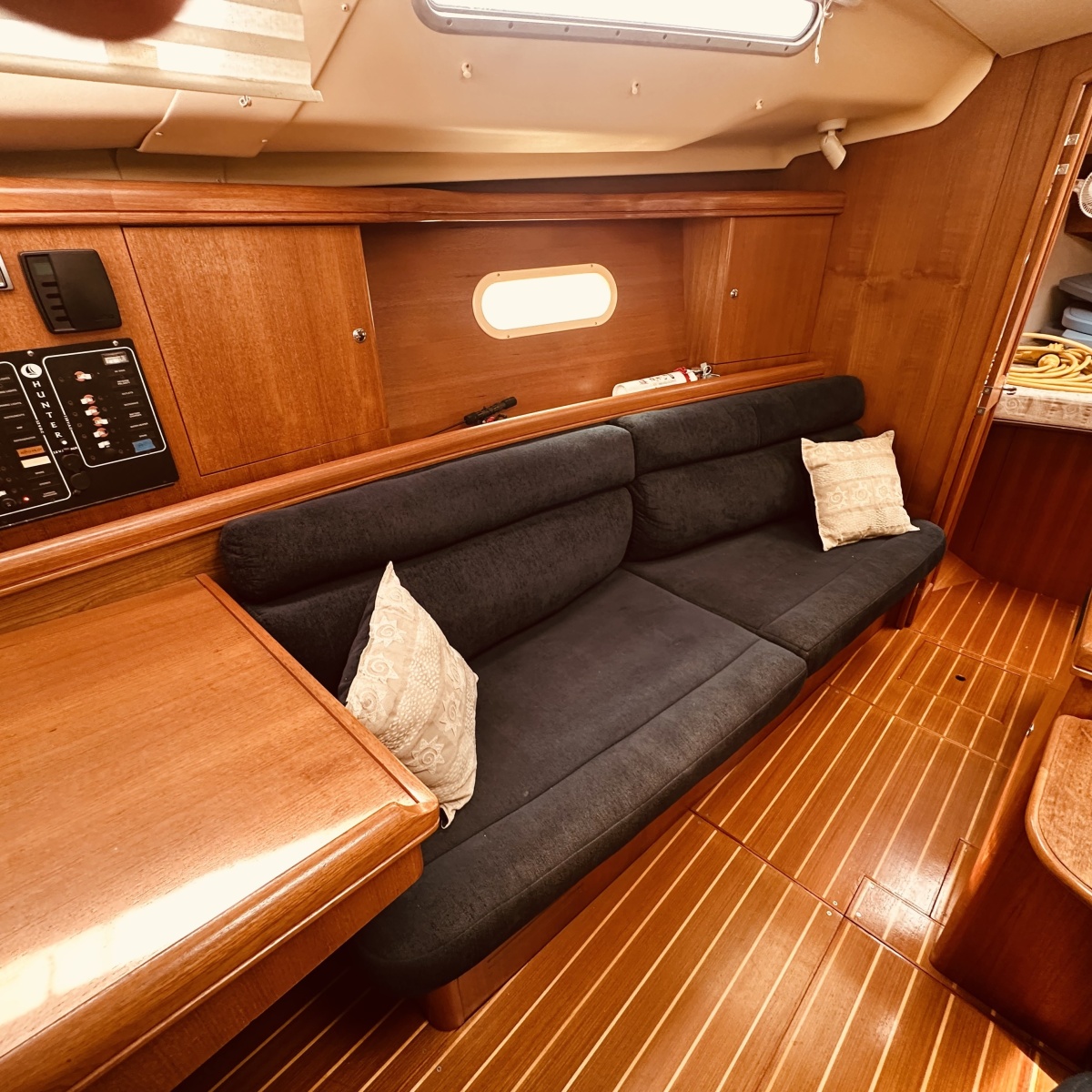 2002 Hunter 356