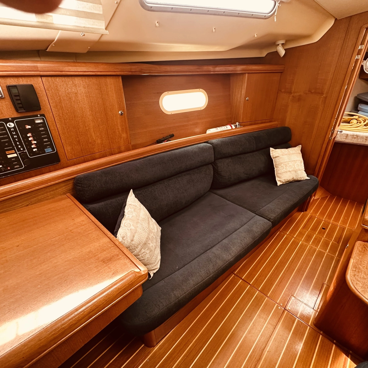 2002 Hunter 356