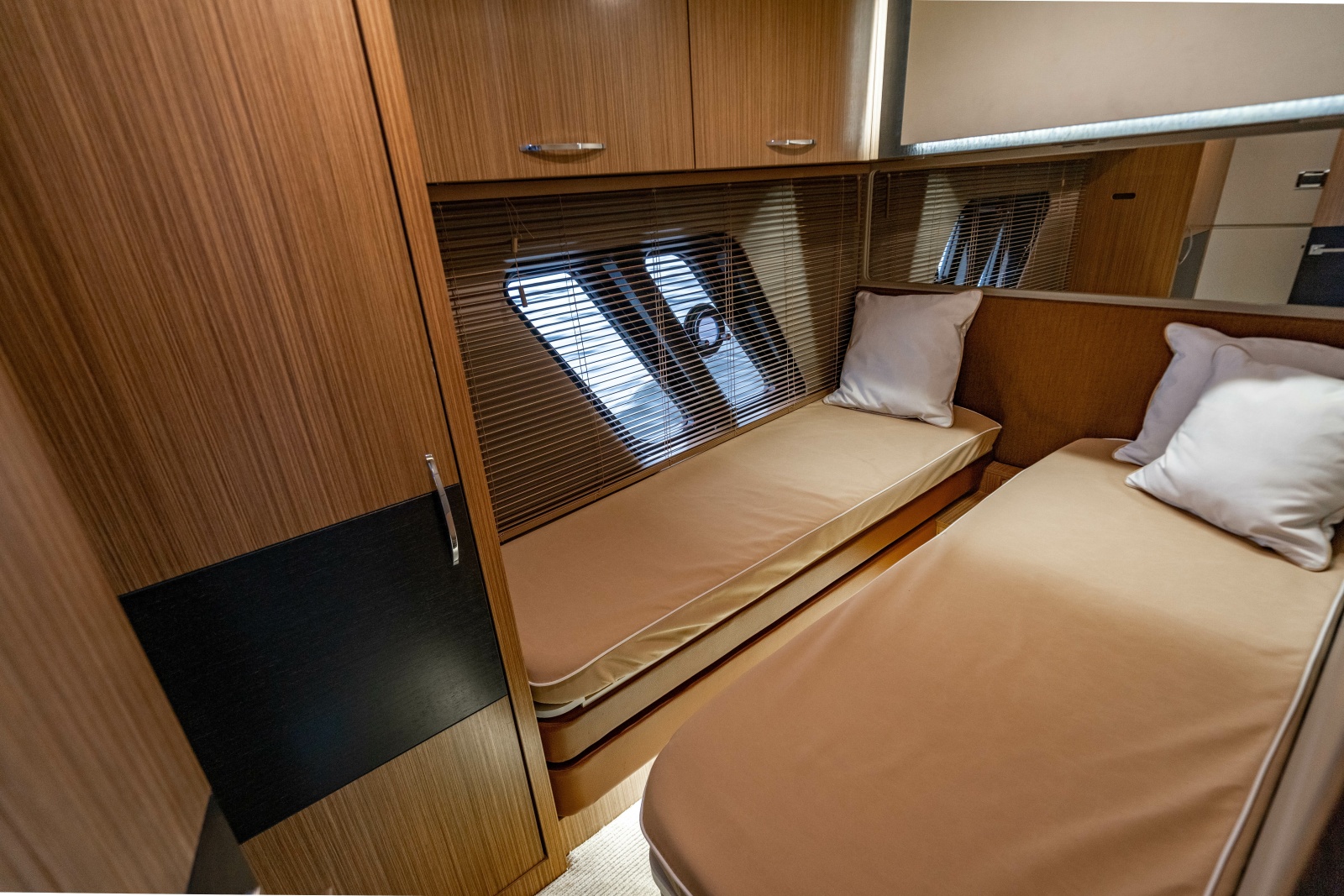 2017 Sea Ray L65