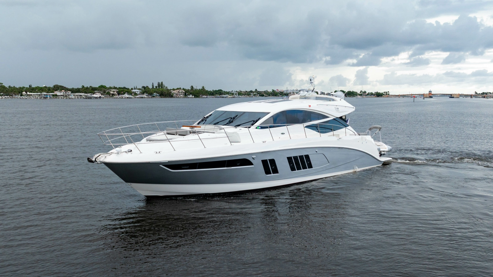 2017 Sea Ray L65
