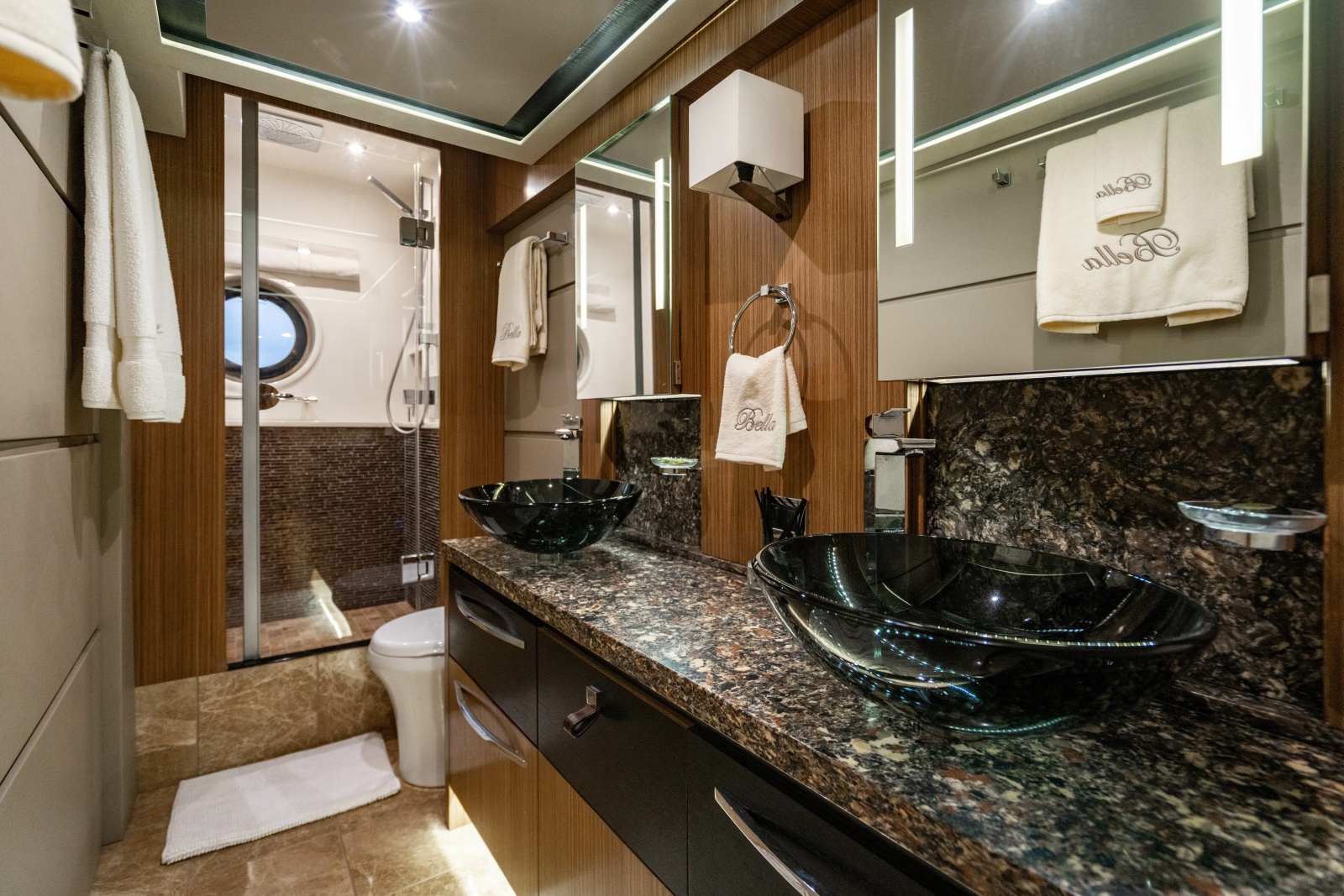 2017 Sea Ray L65
