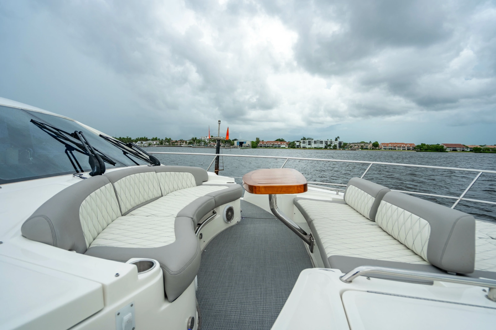 2017 Sea Ray L65