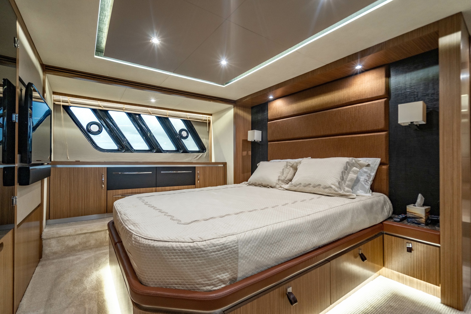 2017 Sea Ray L65