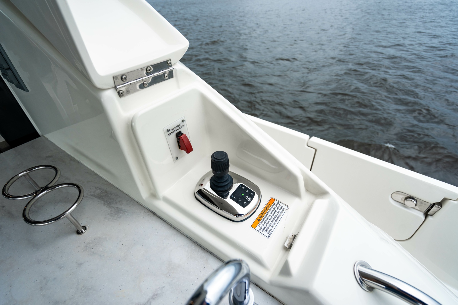 2017 Sea Ray L65