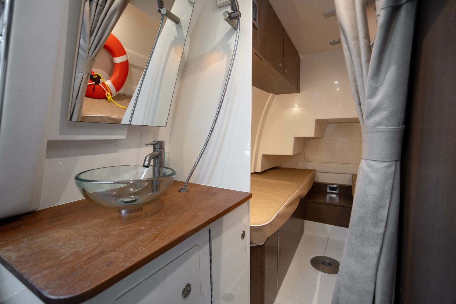2017 Sea Ray L65