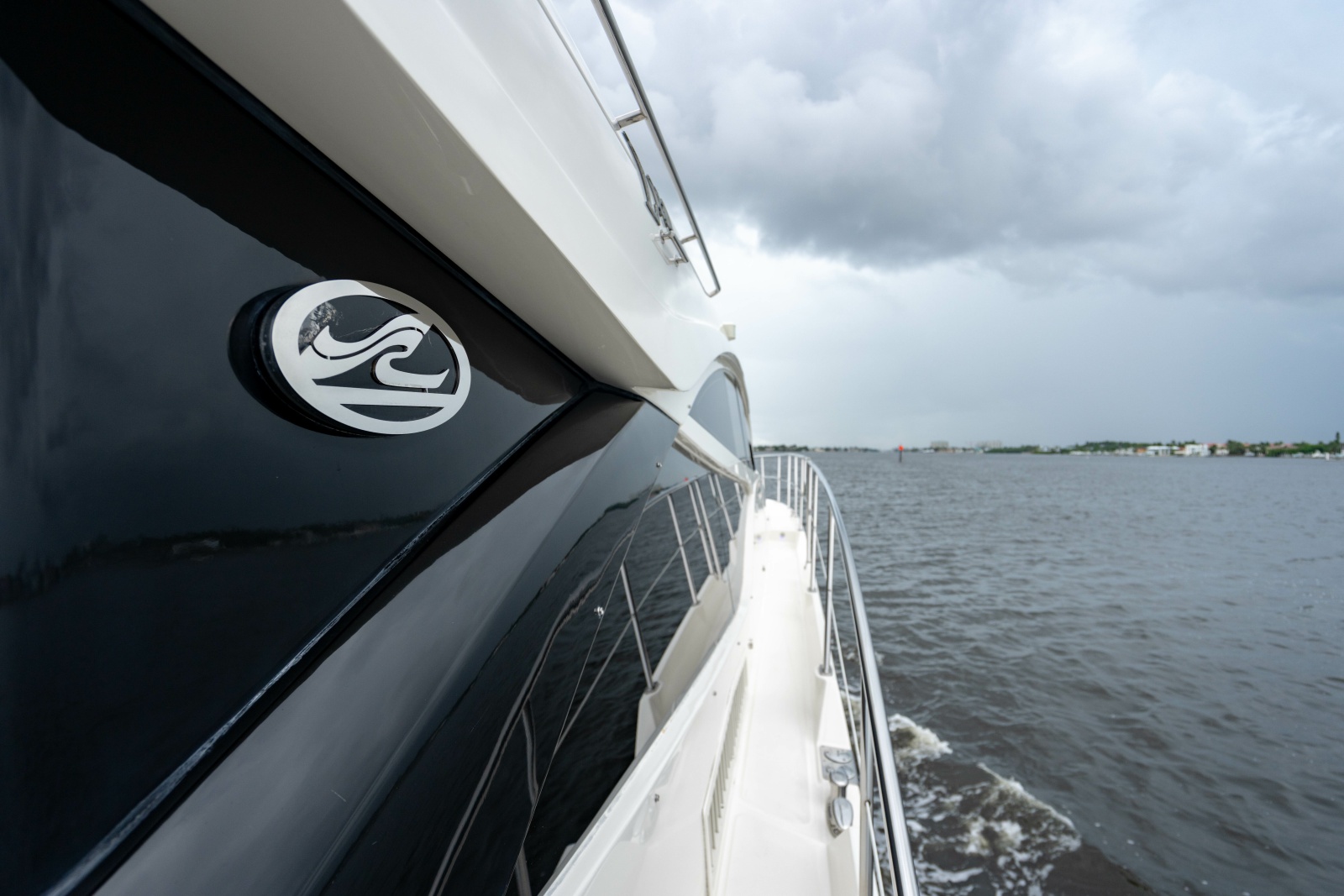 2017 Sea Ray L65