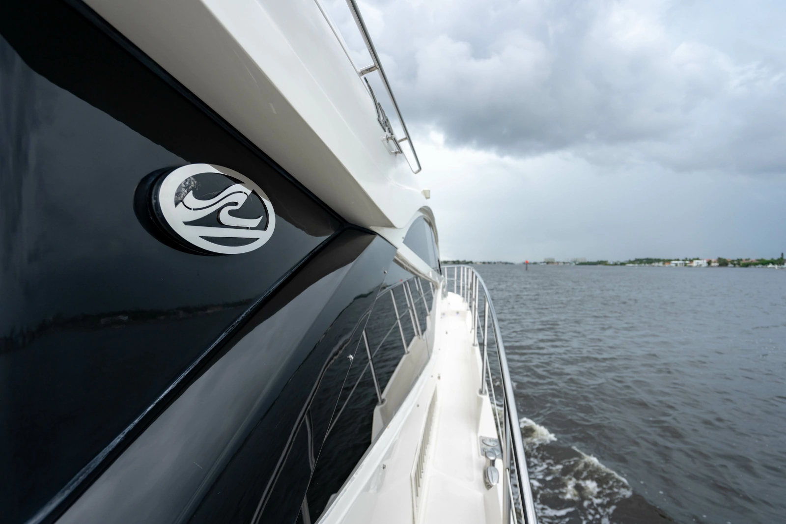 2017 Sea Ray L65