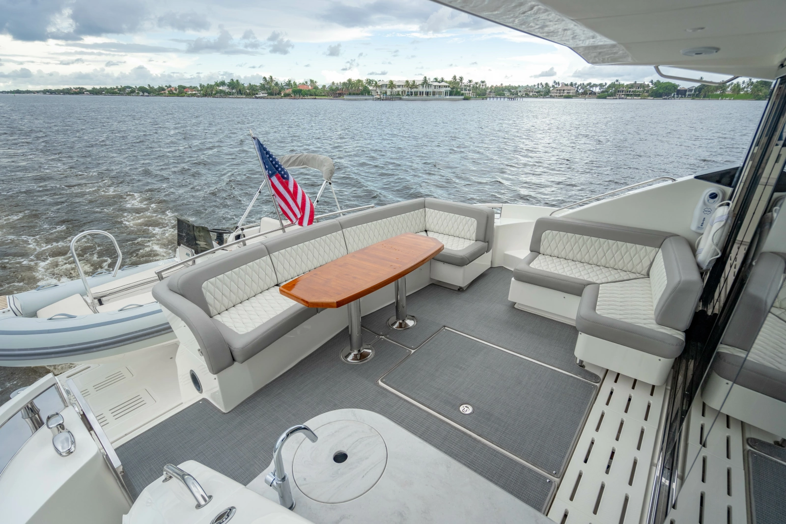 2017 Sea Ray L65