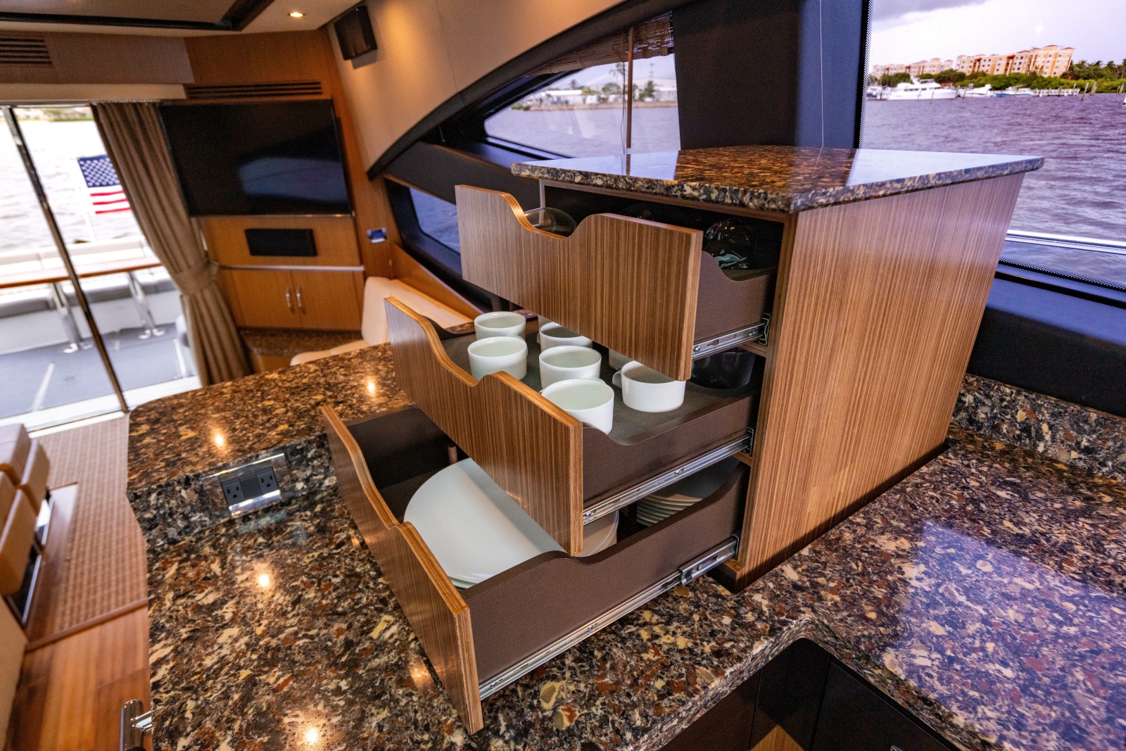 2017 Sea Ray L65