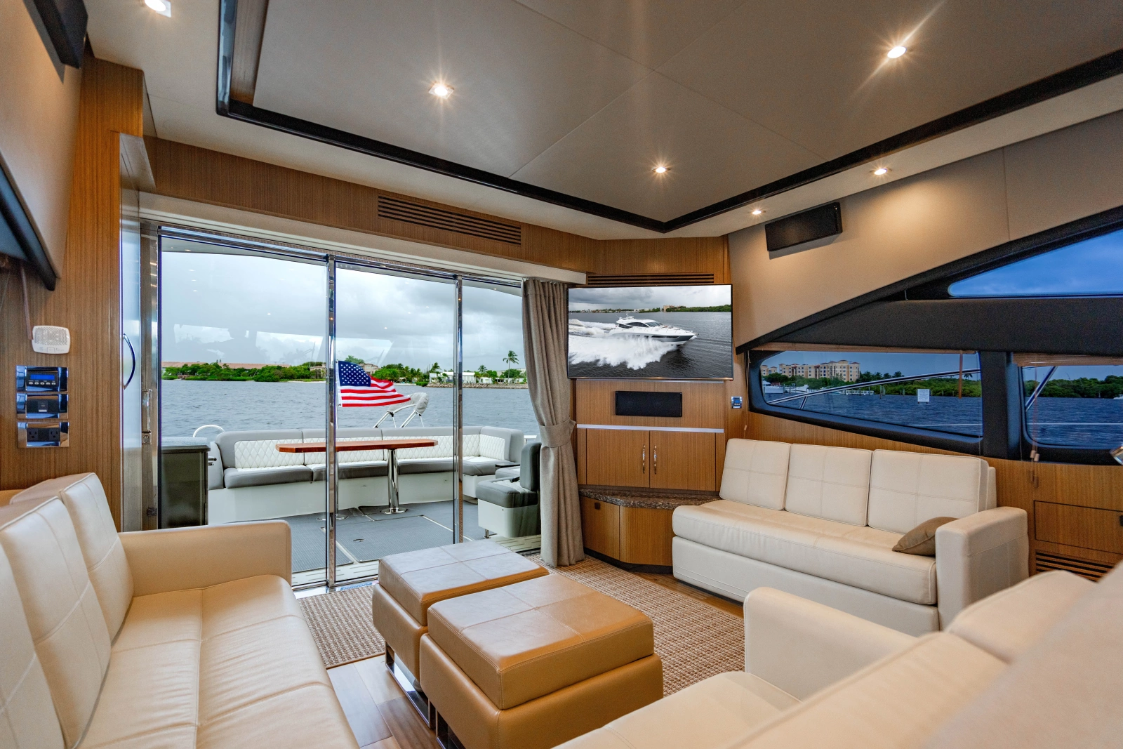2017 Sea Ray L65