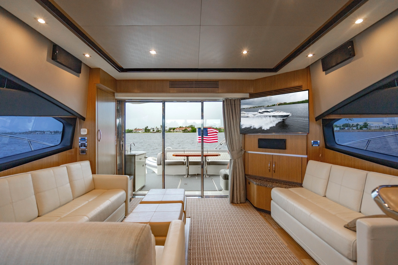 2017 Sea Ray L65