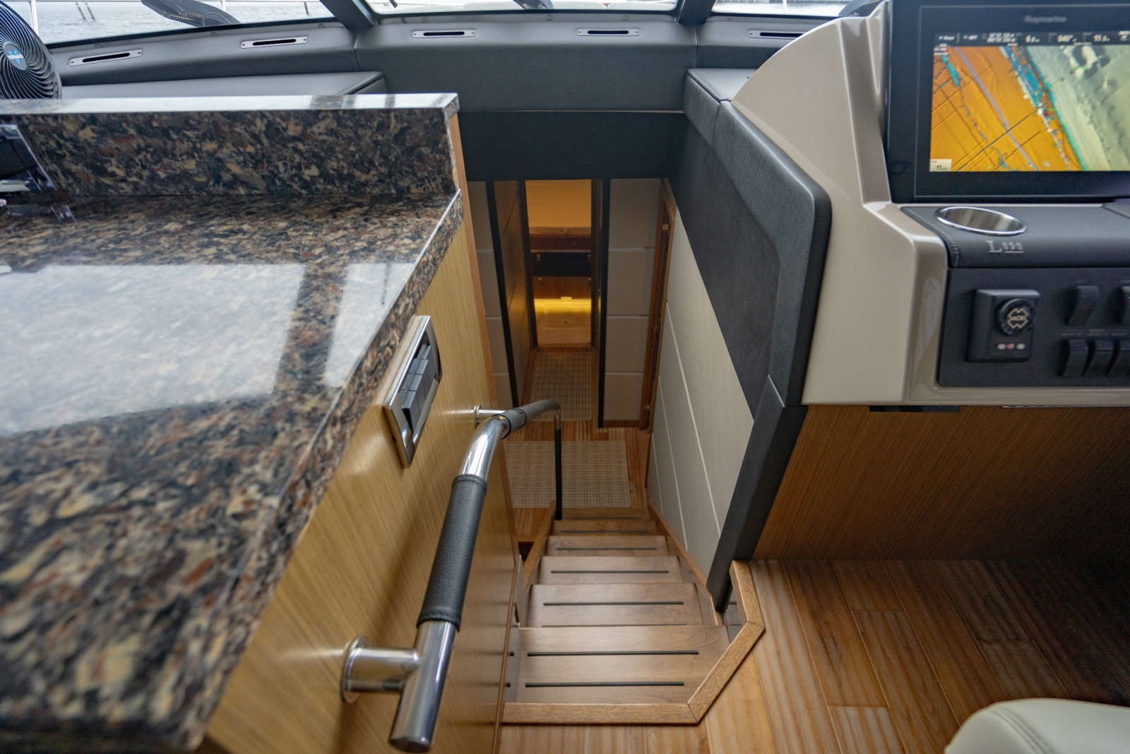 2017 Sea Ray L65