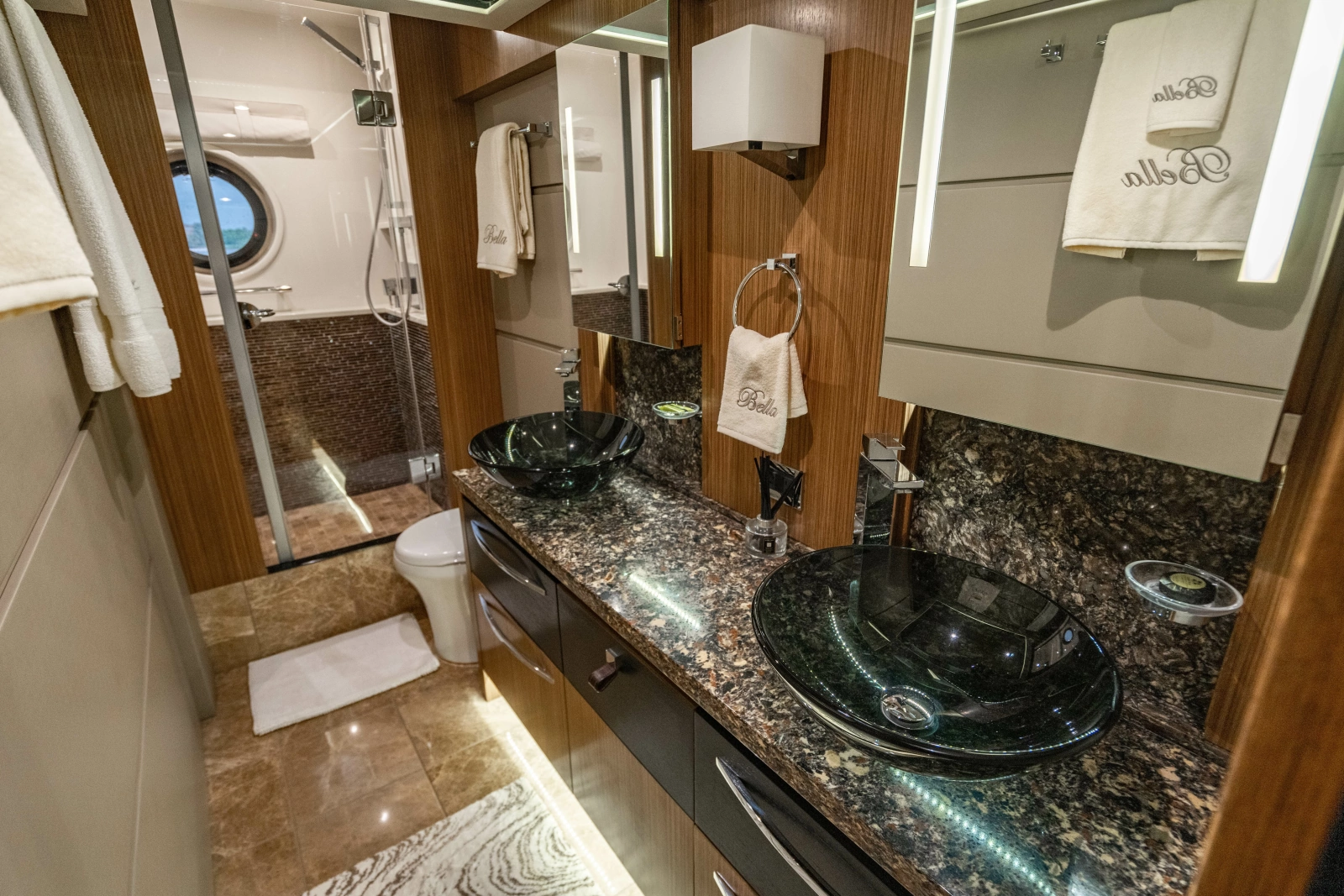 2017 Sea Ray L65