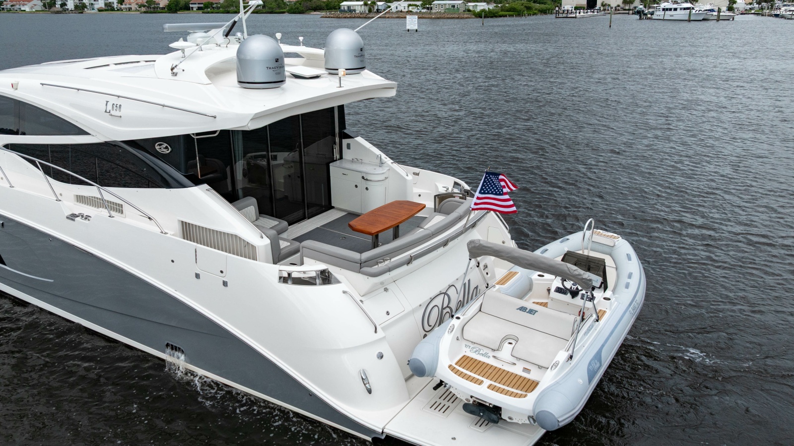 2017 Sea Ray L65