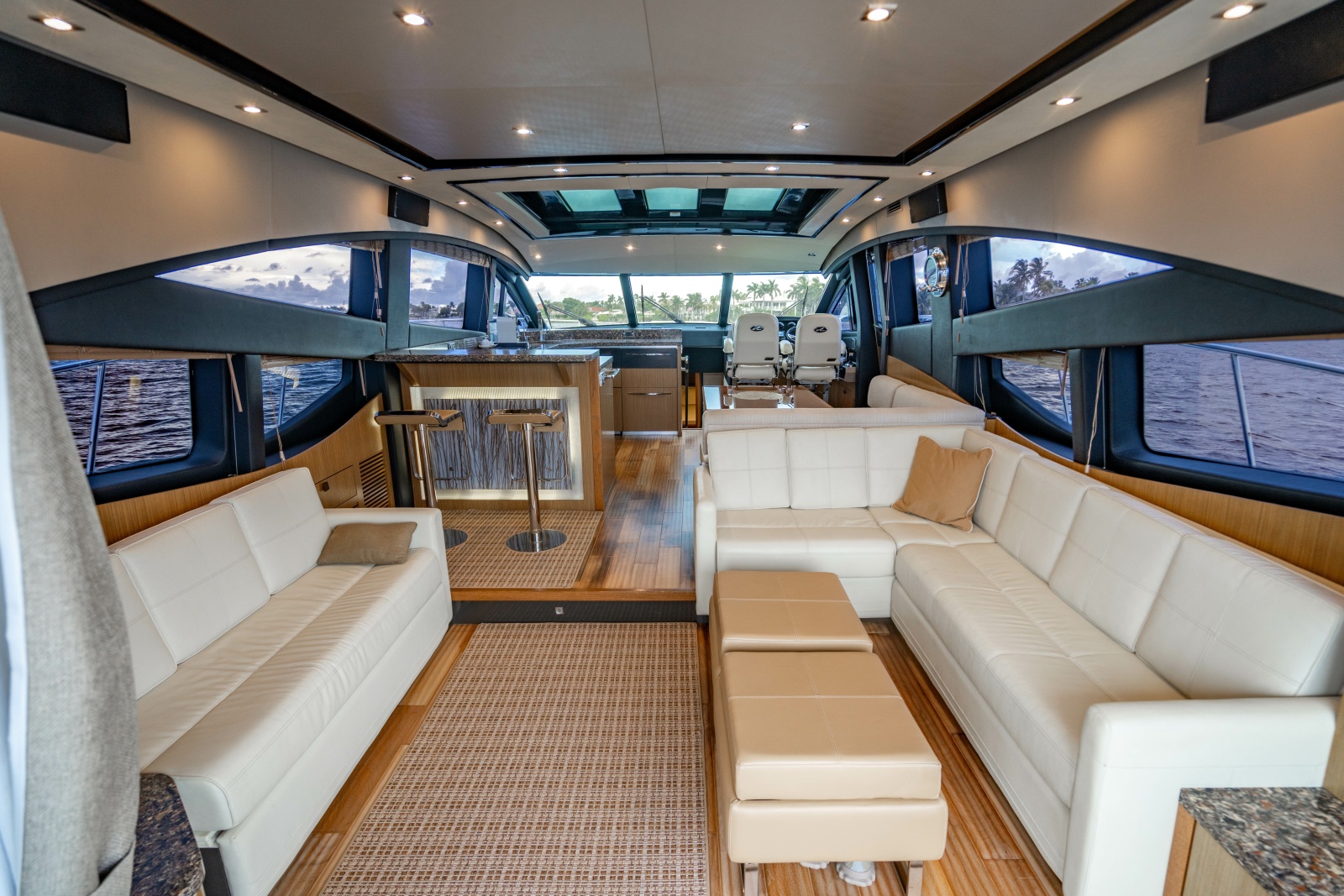 2017 Sea Ray L65