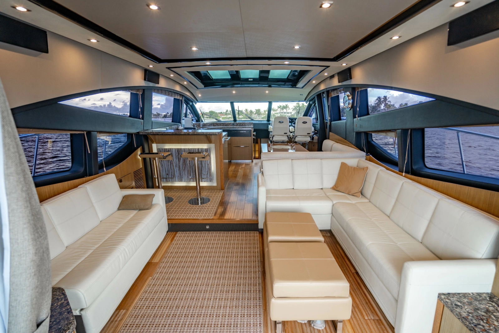 2017 Sea Ray L65