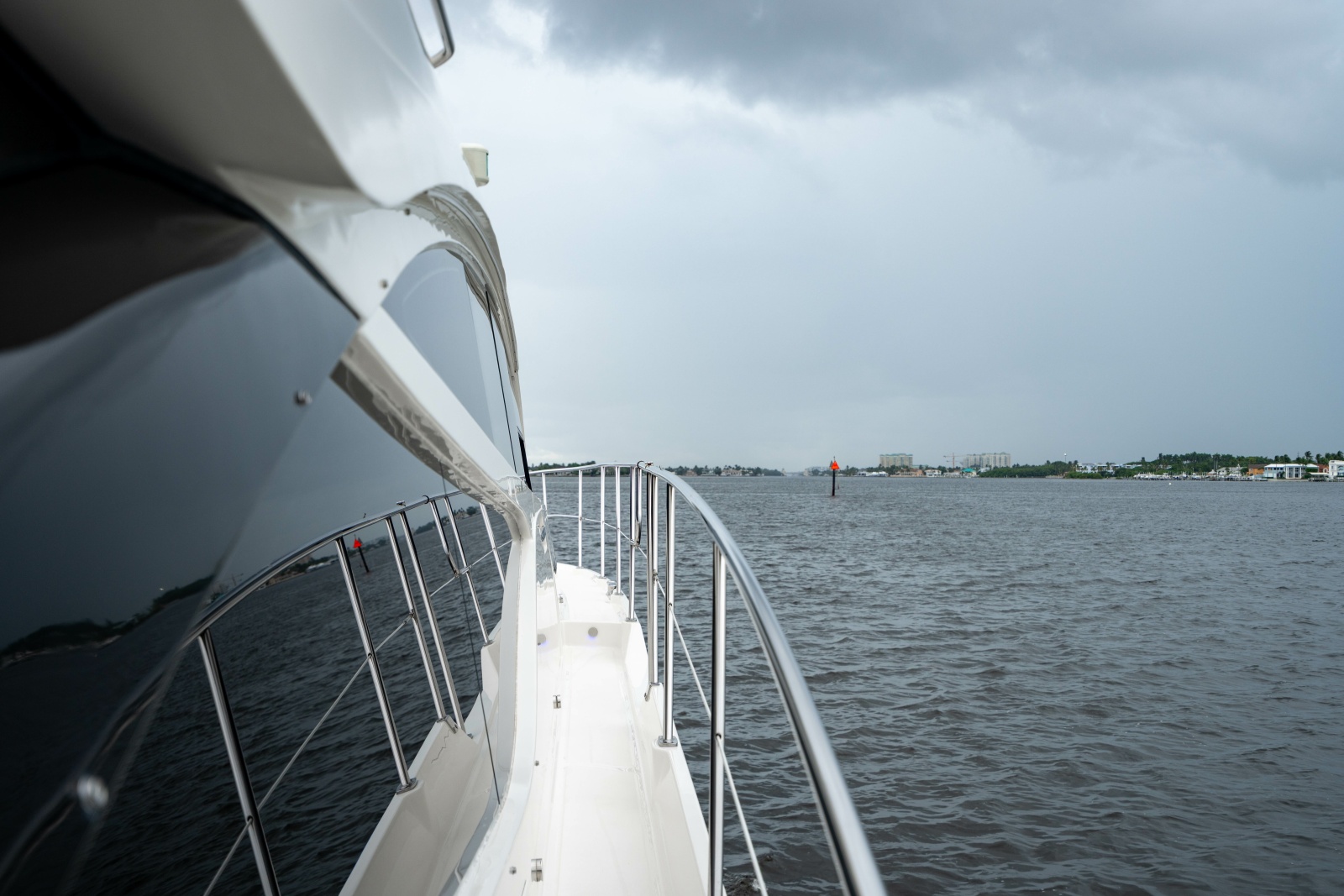 2017 Sea Ray L65