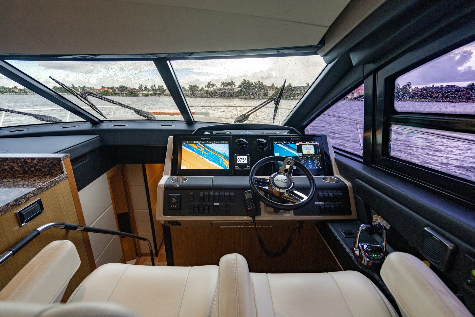 2017 Sea Ray L65