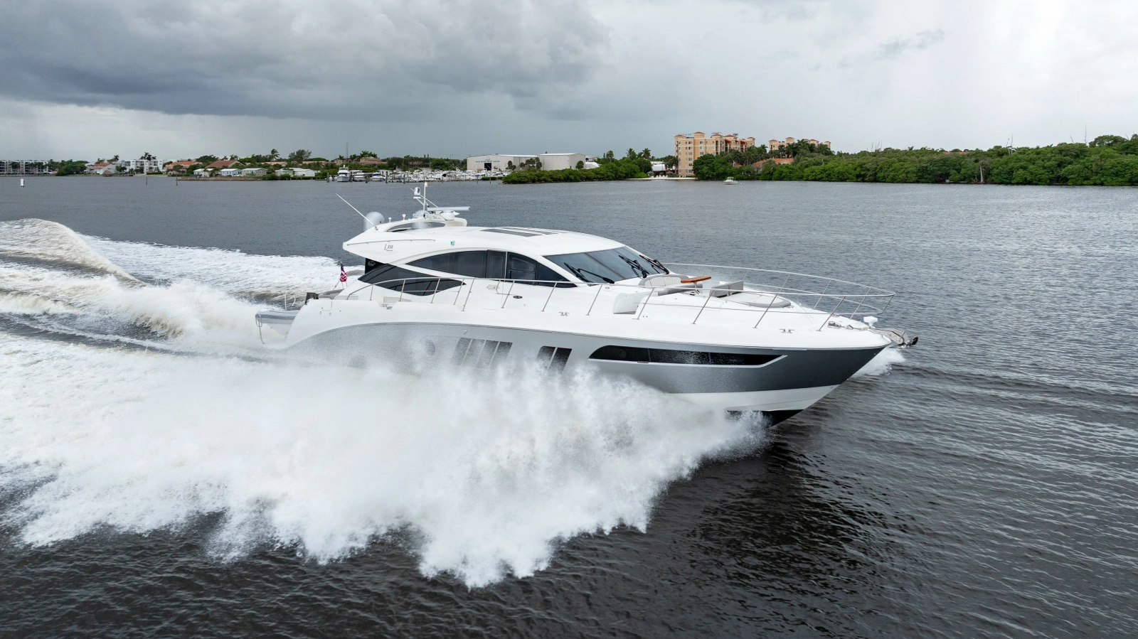 2017 Sea Ray L65