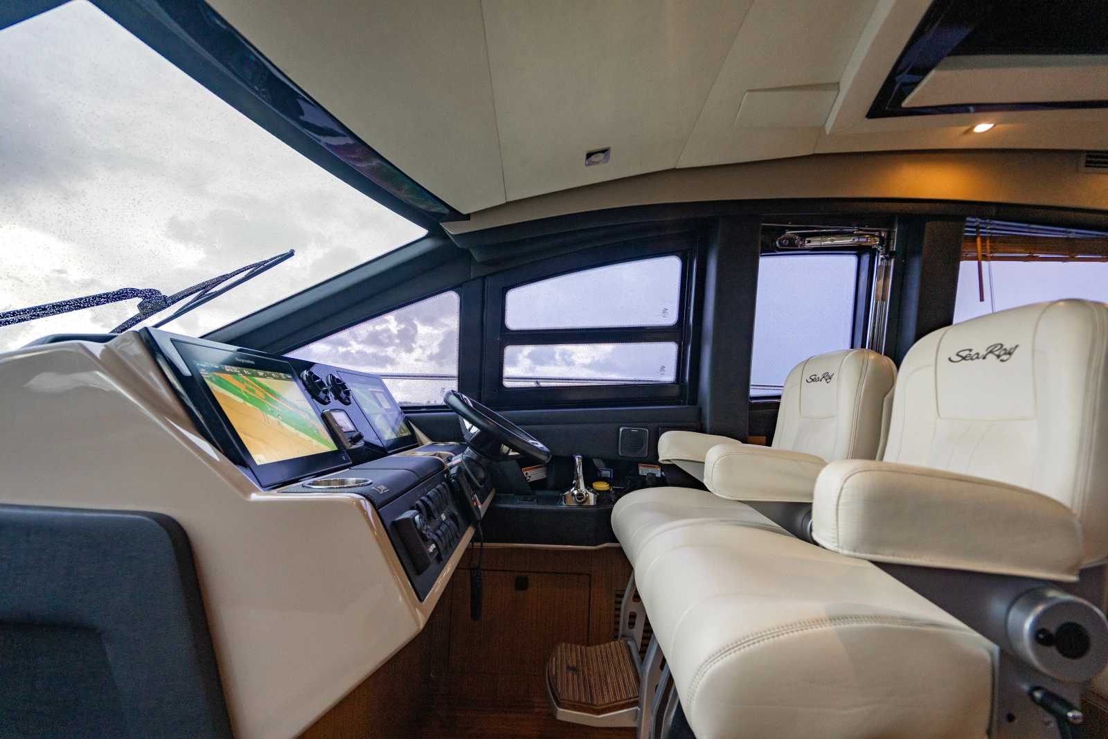 2017 Sea Ray L65