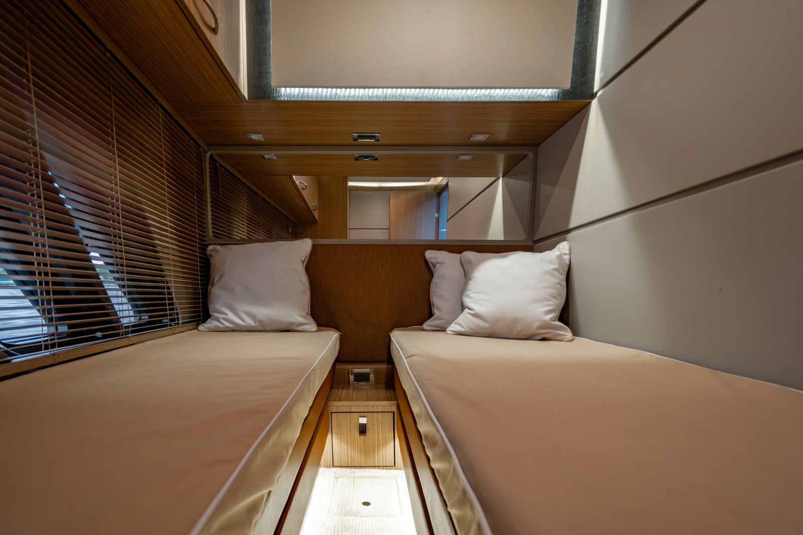 2017 Sea Ray L65